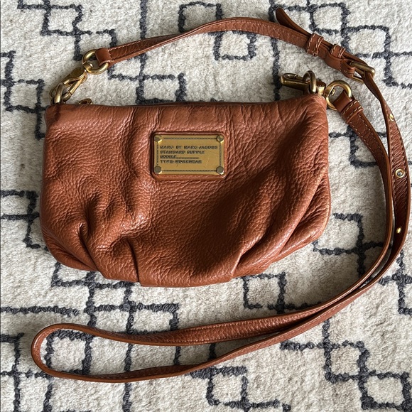 Marc Jacobs Tan Leather Crossbody Bag - Picture 1 of 11